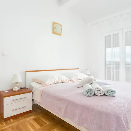 Apartman By The Sea Podstrana, Split - 22369 *